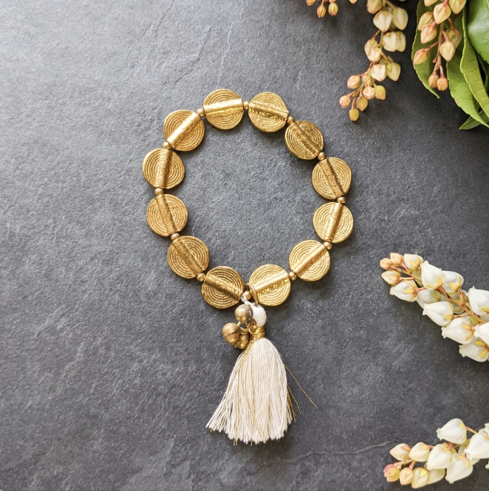 NWT Baizaar Etched Brass Bead Tassel Bracelet 🌼
